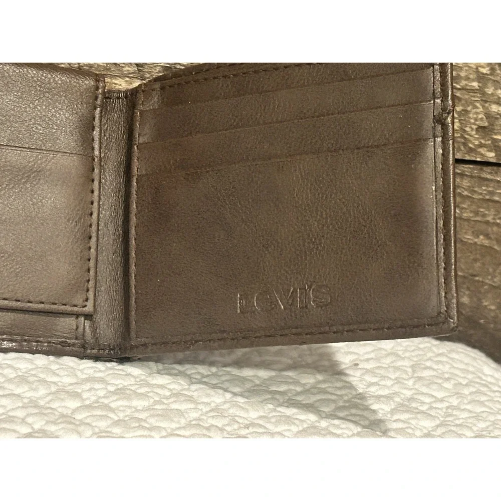 Levi's Men's Wallet Brown Leather Bifold